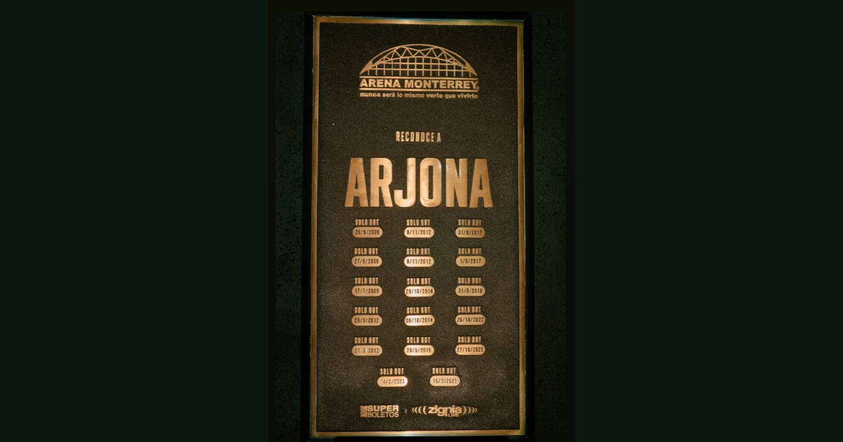 Mira la placa otorgada a Ricardo Arjona por sus 17 sold outs en La Arena Monterrey México